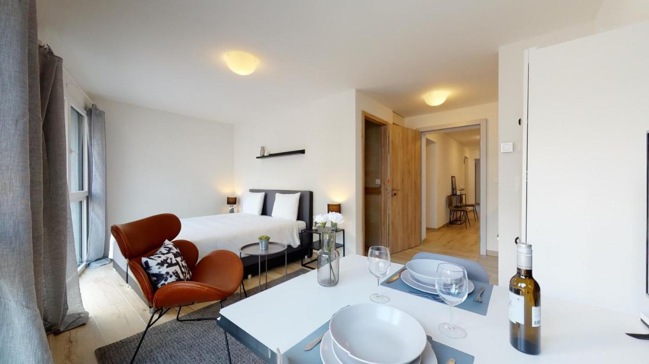 Nonanteneuf Appart Hotel Aigle - Contactless Check-In 外观 照片